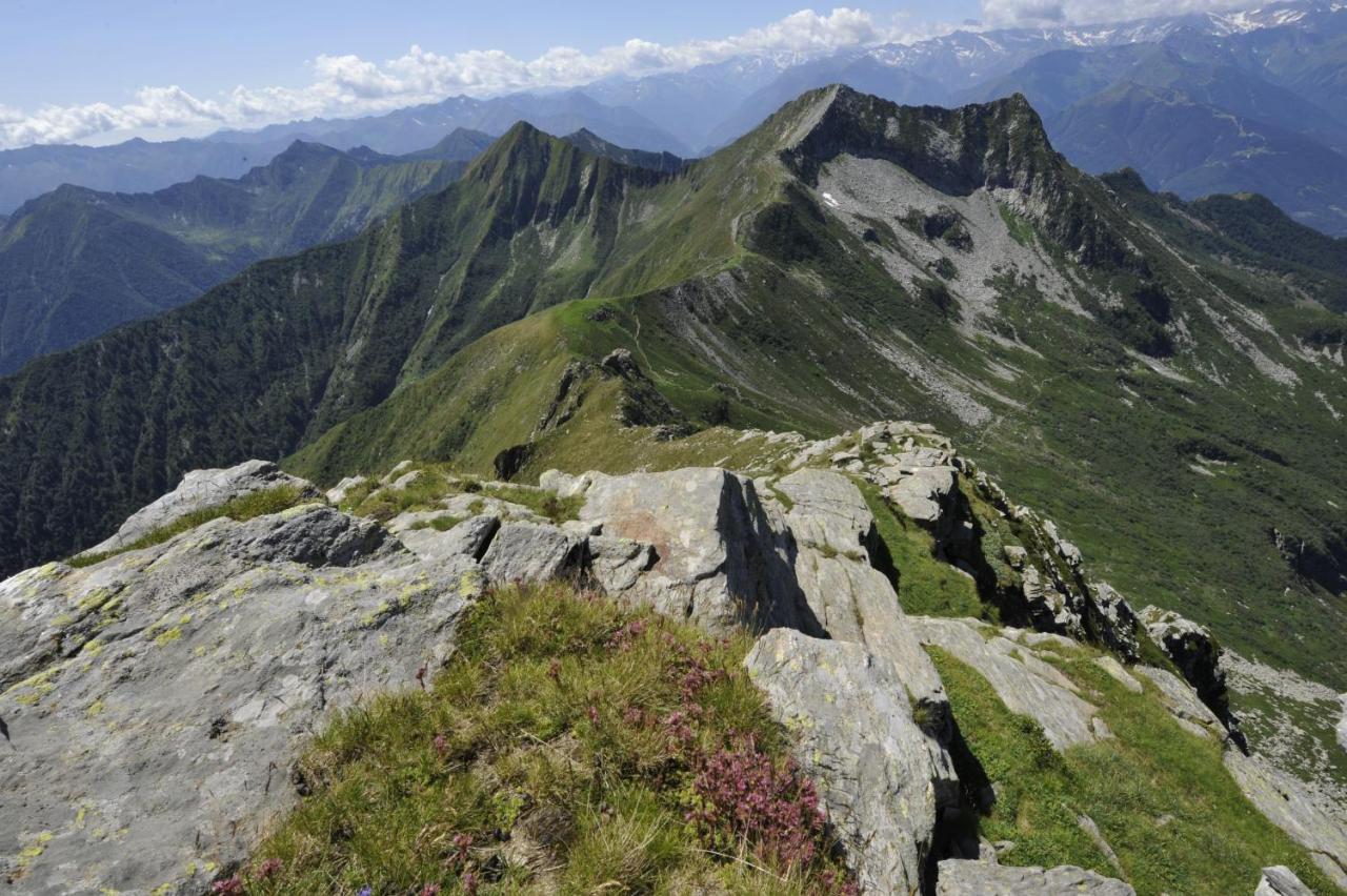 Rifugio Parpinasca Vandrarhem Trontano Exteriör bild
